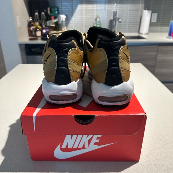 Nike Air Max 95 Premium QS - Picture 4 of 6